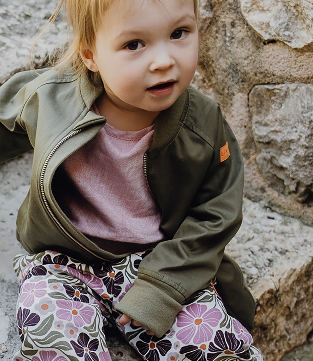 BOMBERJACKE AUS TRENCH GREEN