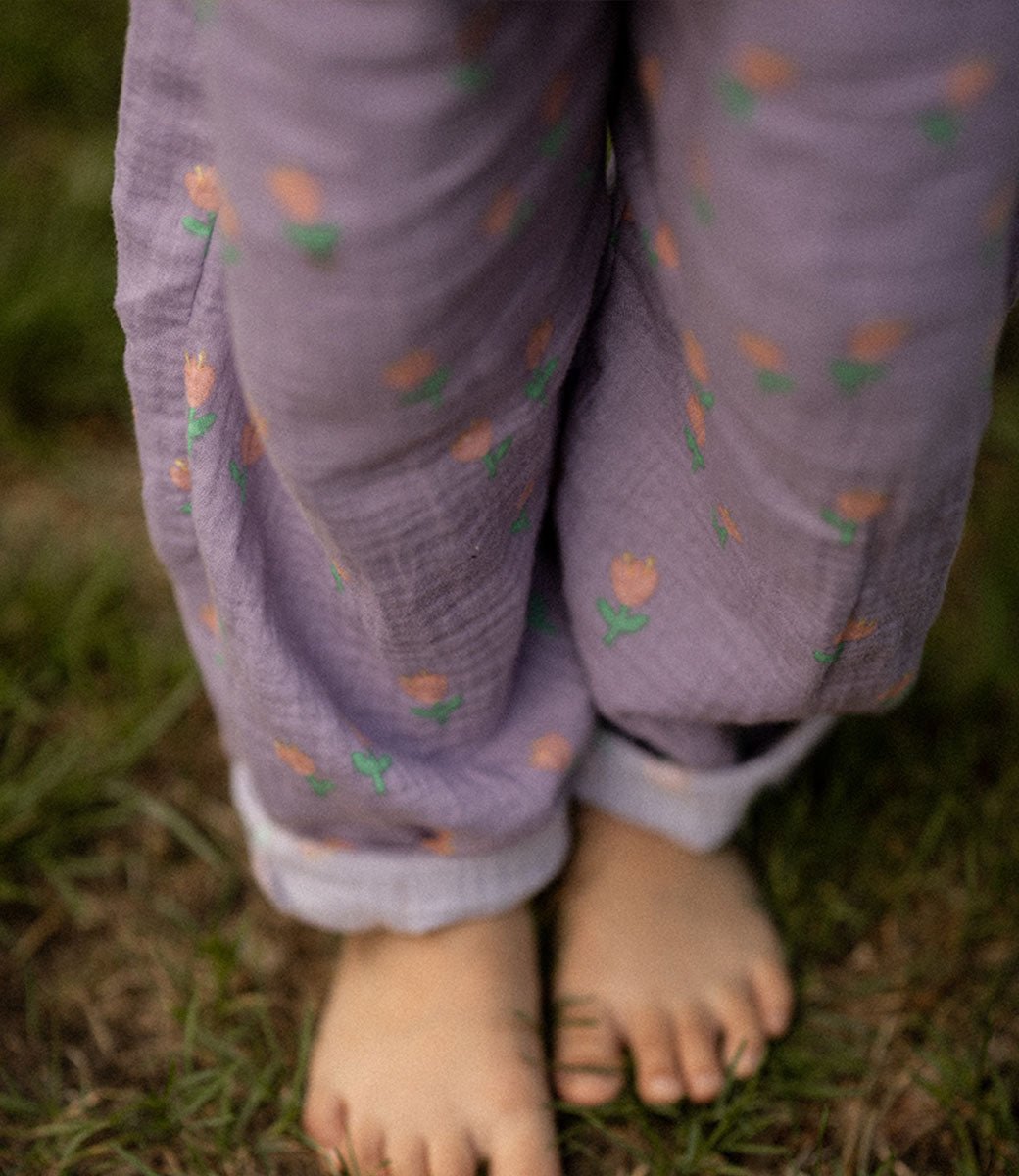 MUSSELIN HOSE TULPE FLIEDER